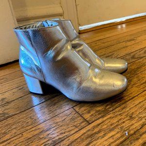 Metallic Leatherette Round Toe Chunky Heeled Boot